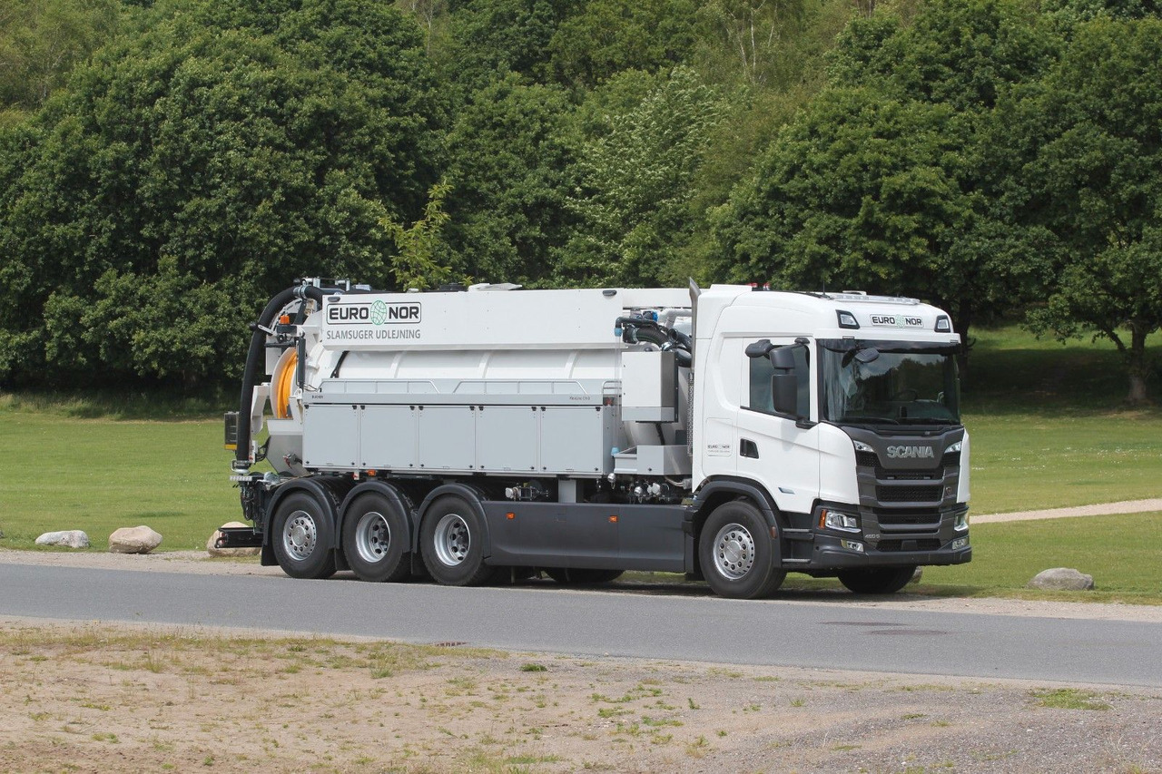 Scania G460 B8x4*4NBMN Bucher FlexLine CM140 - Camion hydrocureur: photos 2 Scania G460 B8x4*4NBMN Bucher FlexLine CM140 - Camion hydrocureur: photos 2