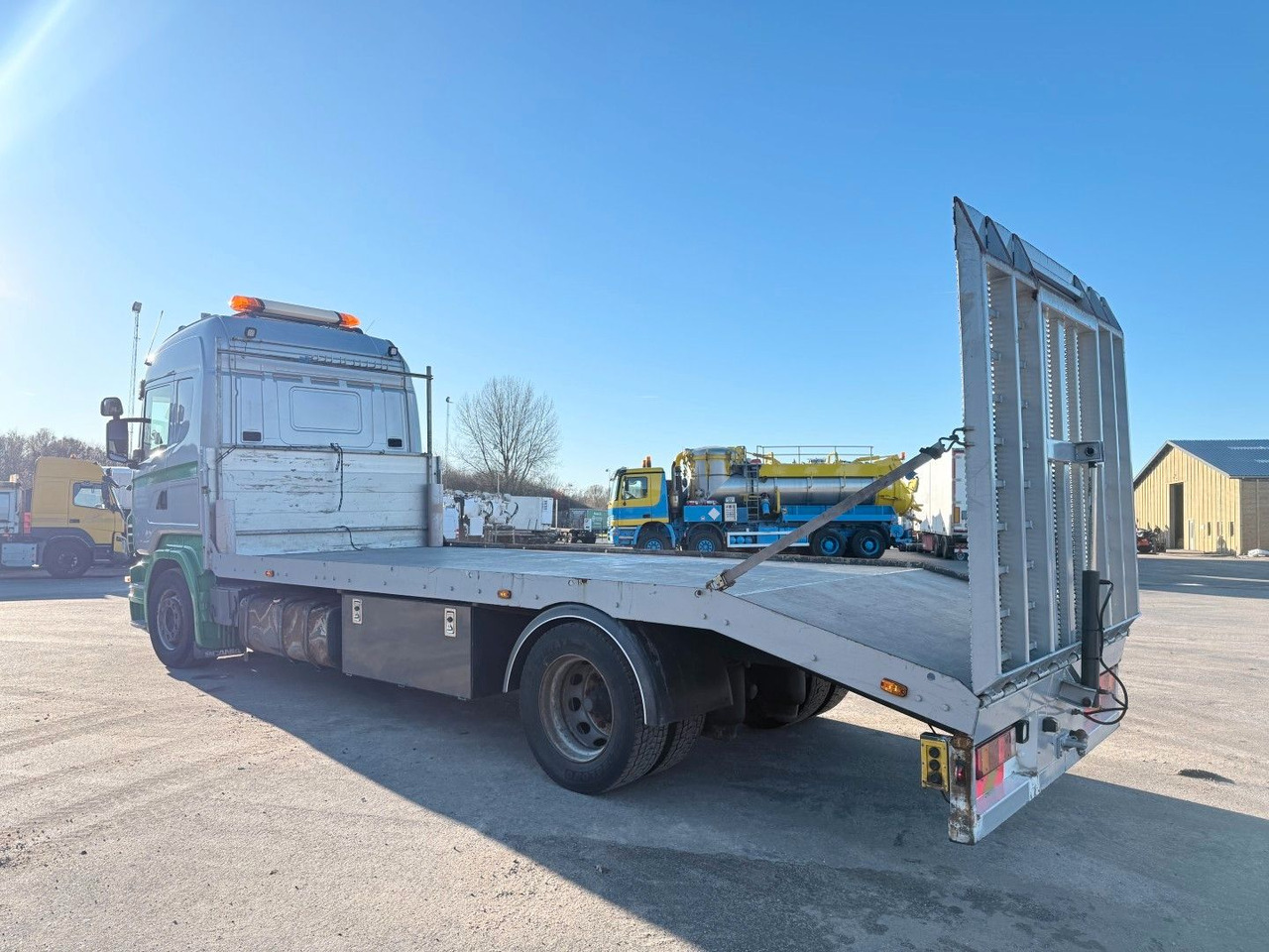 Scania R380 4x2 Autotransport with hydraulic ramp - Camion porte-voitures: photos 4 Scania R380 4x2 Autotransport with hydraulic ramp - Camion porte-voitures: photos 4