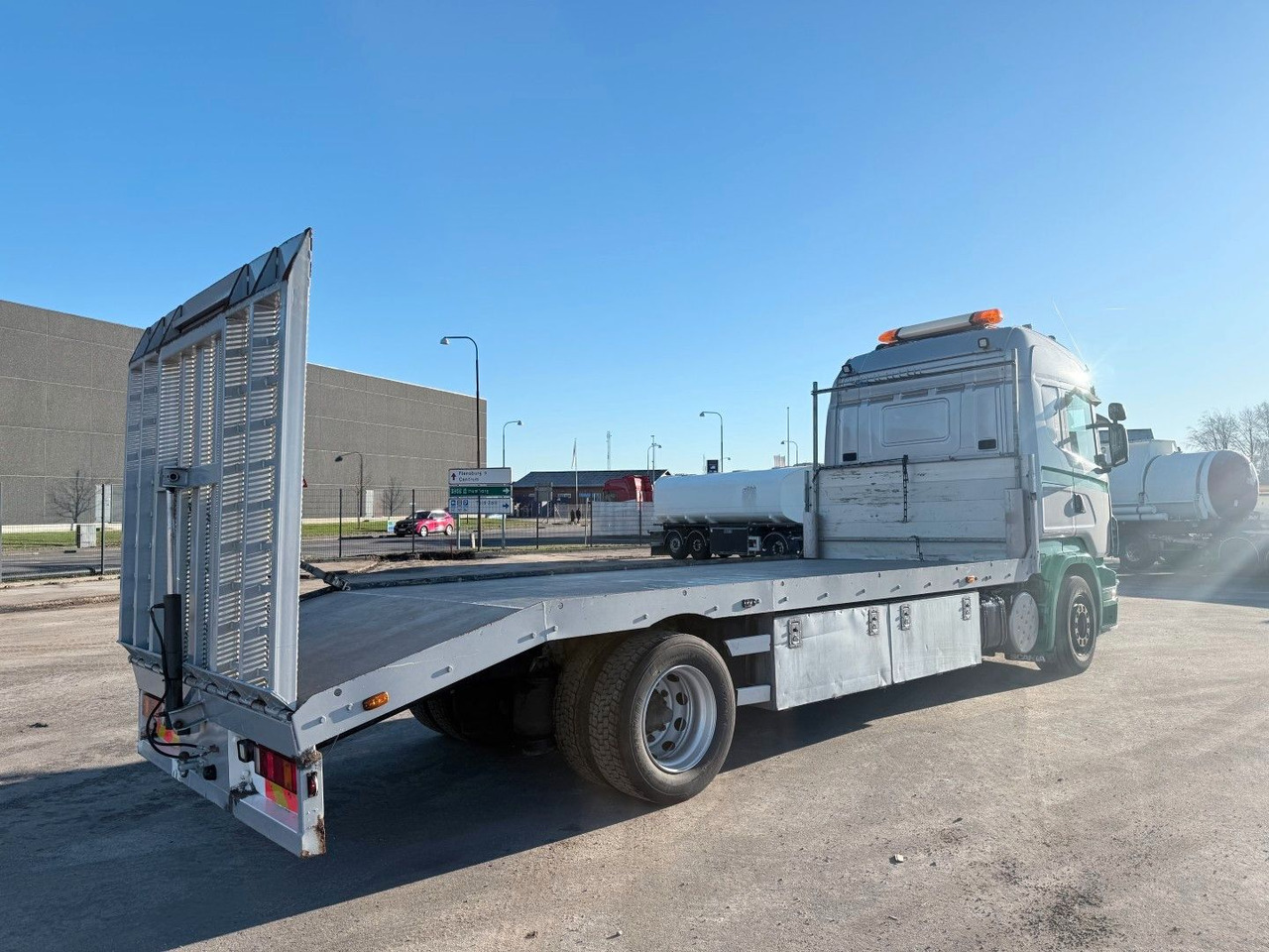 Scania R380 4x2 Autotransport with hydraulic ramp - Camion porte-voitures: photos 3 Scania R380 4x2 Autotransport with hydraulic ramp - Camion porte-voitures: photos 3