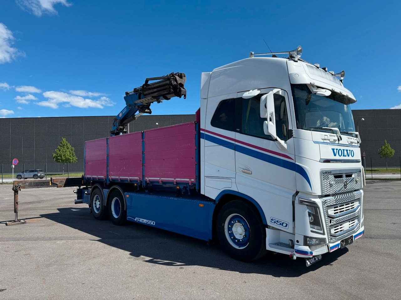 Volvo FH 16.550 6x2*4 / Crane HMF 3220K4 Euro 6 - Camion grue: photos 3 Volvo FH 16.550 6x2*4 / Crane HMF 3220K4 Euro 6 - Camion grue: photos 3