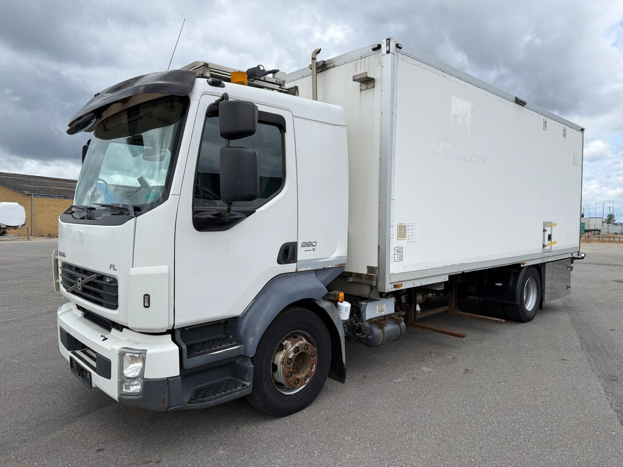 Volvo FL 280 4x2 Euro 5 Workshop Equipment - Camion fourgon: photos 1 Volvo FL 280 4x2 Euro 5 Workshop Equipment - Camion fourgon: photos 1