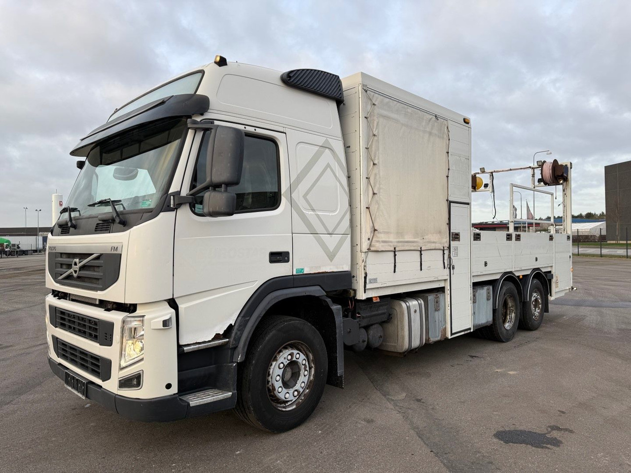 Volvo FM 410 6x2 Euro 5 - Camion plateau: photos 1 Volvo FM 410 6x2 Euro 5 - Camion plateau: photos 1