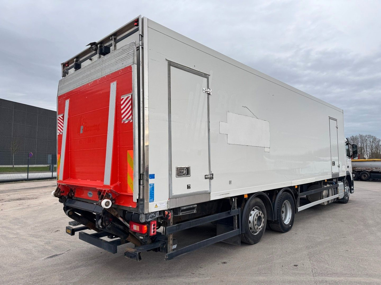 Volvo FM330 6x2*4 Carrier Supra 1250 Mt 9,9m (defekt f - Camion frigorifique: photos 3 Volvo FM330 6x2*4 Carrier Supra 1250 Mt 9,9m (defekt f - Camion frigorifique: photos 3