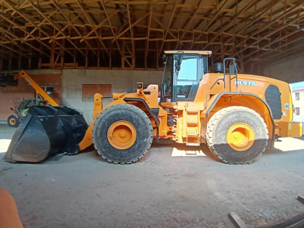 Hyundai HL975 - Chargeuse sur pneus: photos 1 Hyundai HL975 - Chargeuse sur pneus: photos 1