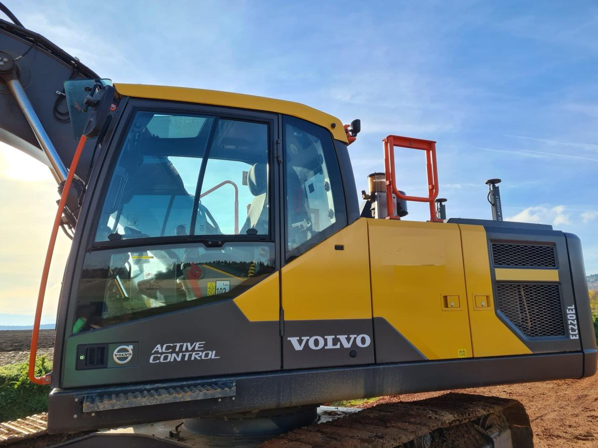 Volvo EC220EL - Pelle sur chenille: photos 2 Volvo EC220EL - Pelle sur chenille: photos 2