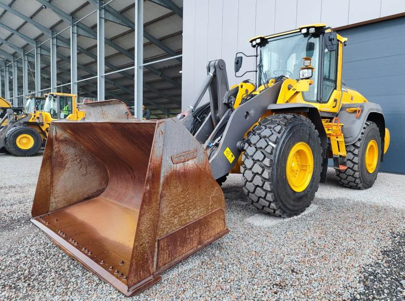 Volvo L120H - Chargeuse sur pneus: photos 2 Volvo L120H - Chargeuse sur pneus: photos 2