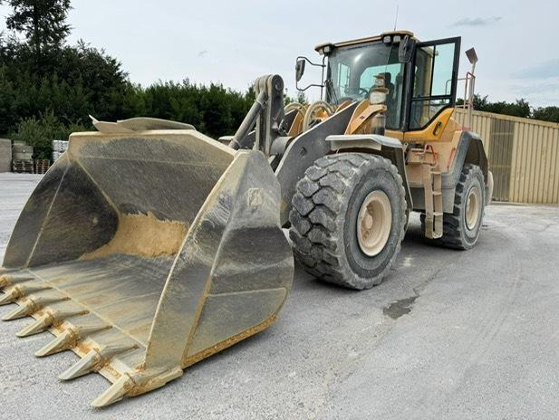 Volvo L180H - Chargeuse sur pneus: photos 1 Volvo L180H - Chargeuse sur pneus: photos 1