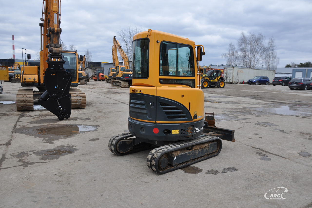 Hyundai R25Z-9AK - Mini pelle: photos 5 Hyundai R25Z-9AK - Mini pelle: photos 5