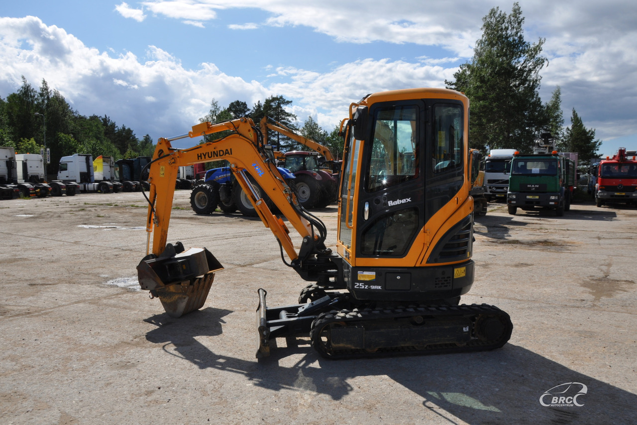 Hyundai R25Z-9AK - Mini pelle: photos 3 Hyundai R25Z-9AK - Mini pelle: photos 3