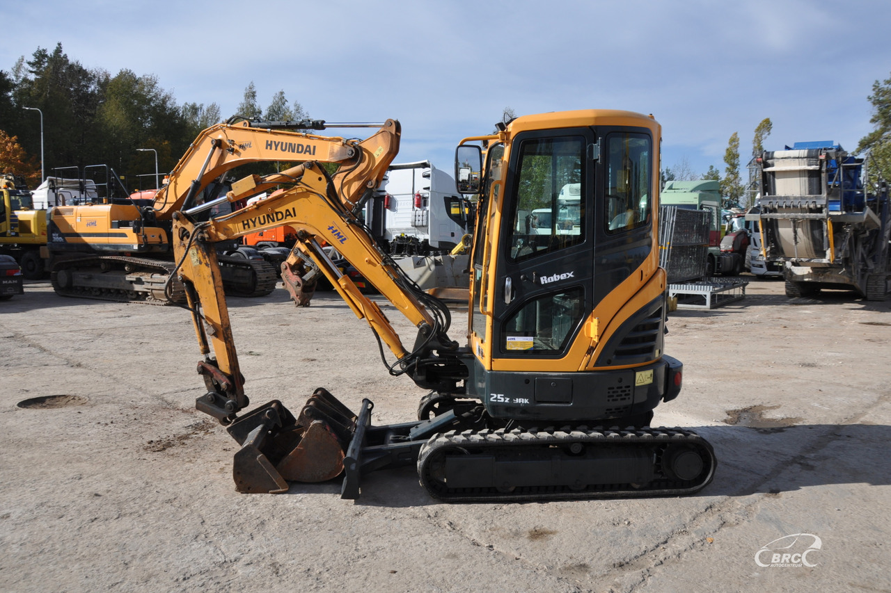 Hyundai R25Z-9AK - Mini pelle: photos 5 Hyundai R25Z-9AK - Mini pelle: photos 5