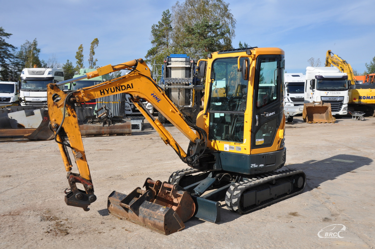 Hyundai R25Z-9AK - Mini pelle: photos 3 Hyundai R25Z-9AK - Mini pelle: photos 3
