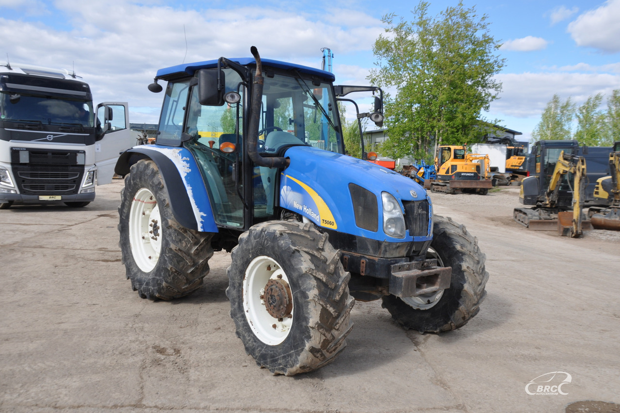 New Holland T5060 - Tracteur agricole: photos 2 New Holland T5060 - Tracteur agricole: photos 2