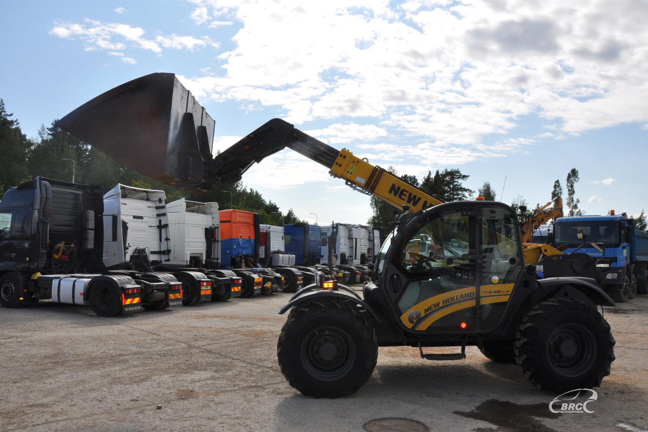 New Holland TH 7.42 - Chargeuse sur pneus télescopique: photos 3 New Holland TH 7.42 - Chargeuse sur pneus télescopique: photos 3