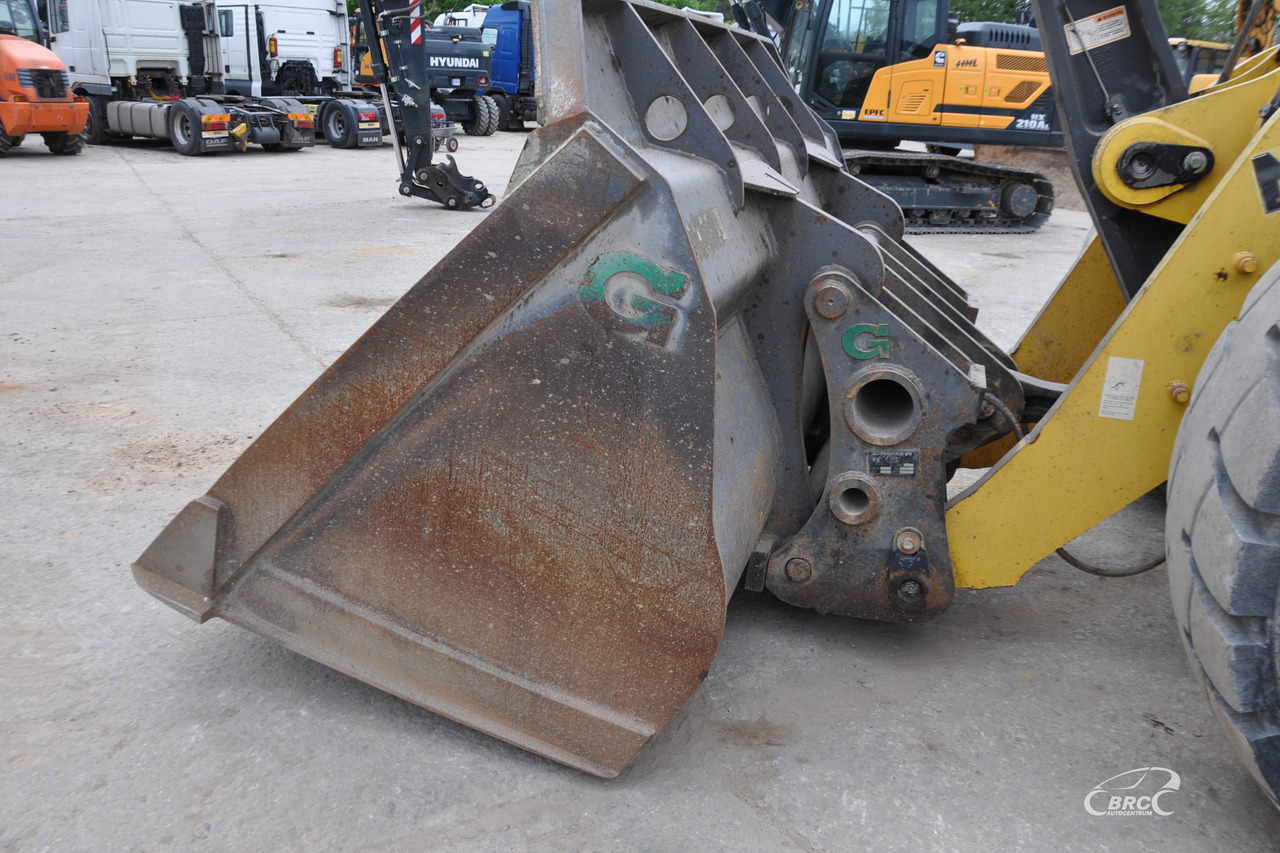 Chargeuse sur pneus New Holland W270B: photos 11 Chargeuse sur pneus New Holland W270B: photos 11