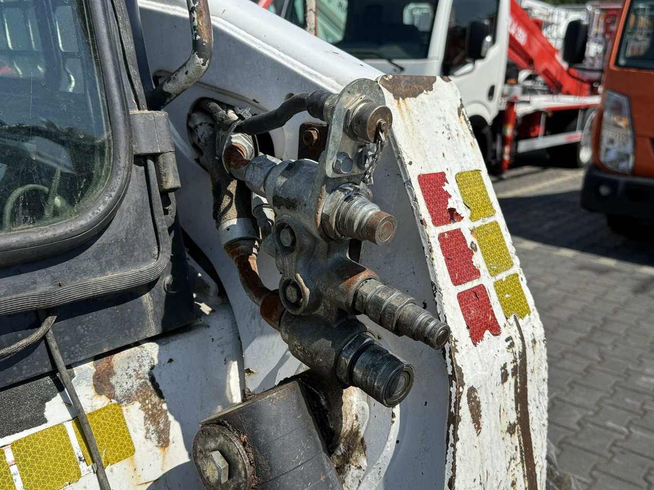 Bobcat S300 Joystick Mini Ładowarka Waga 3692kg - Mini chargeuse: photos 4 Bobcat S300 Joystick Mini Ładowarka Waga 3692kg - Mini chargeuse: photos 4