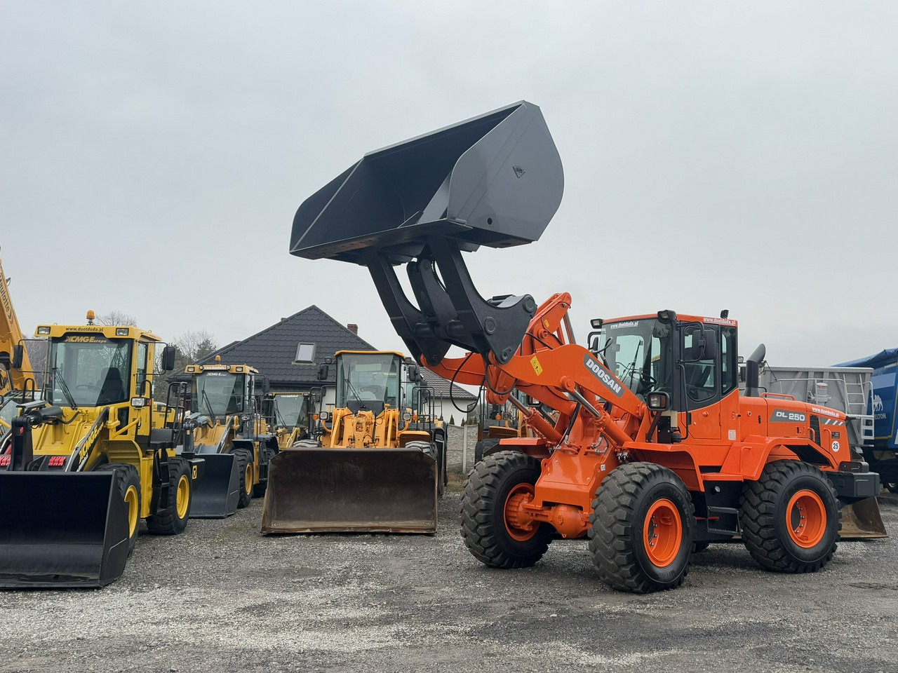 Doosan DL250 14,5Ton Łyżka Wysokiego Wysypu !!! - Chargeuse sur pneus: photos 2 Doosan DL250 14,5Ton Łyżka Wysokiego Wysypu !!! - Chargeuse sur pneus: photos 2