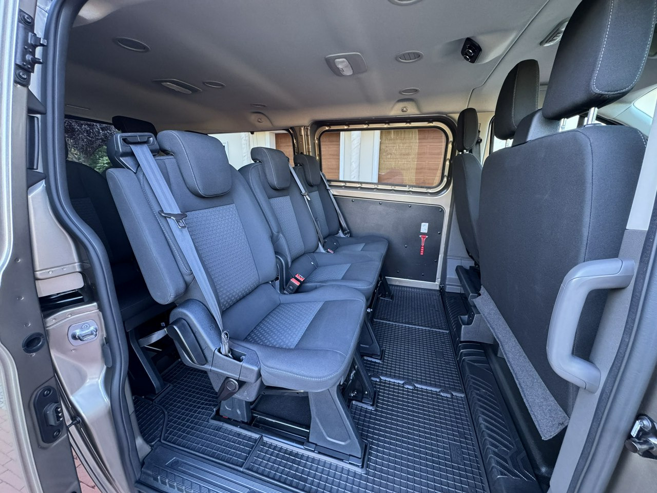 Transport de personnes Ford Transit Custom: photos 33 Transport de personnes Ford Transit Custom: photos 33