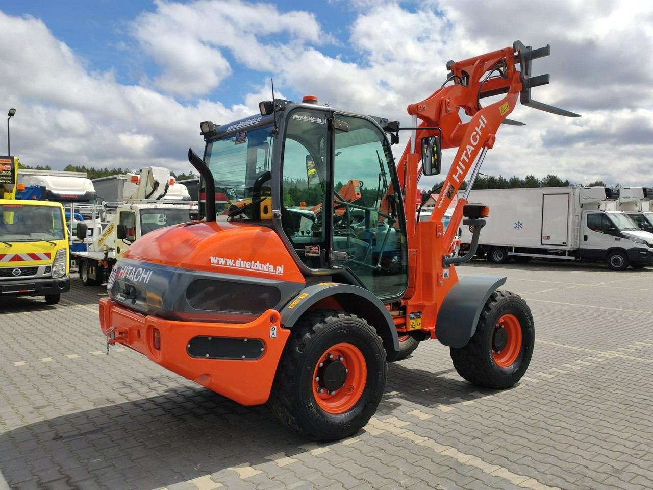 Hitachi ZW75 Wheel Loader Szybko-Złącze Widły Stan Bardzo Dobry - Chargeuse sur pneus: photos 5 Hitachi ZW75 Wheel Loader Szybko-Złącze Widły Stan Bardzo Dobry - Chargeuse sur pneus: photos 5