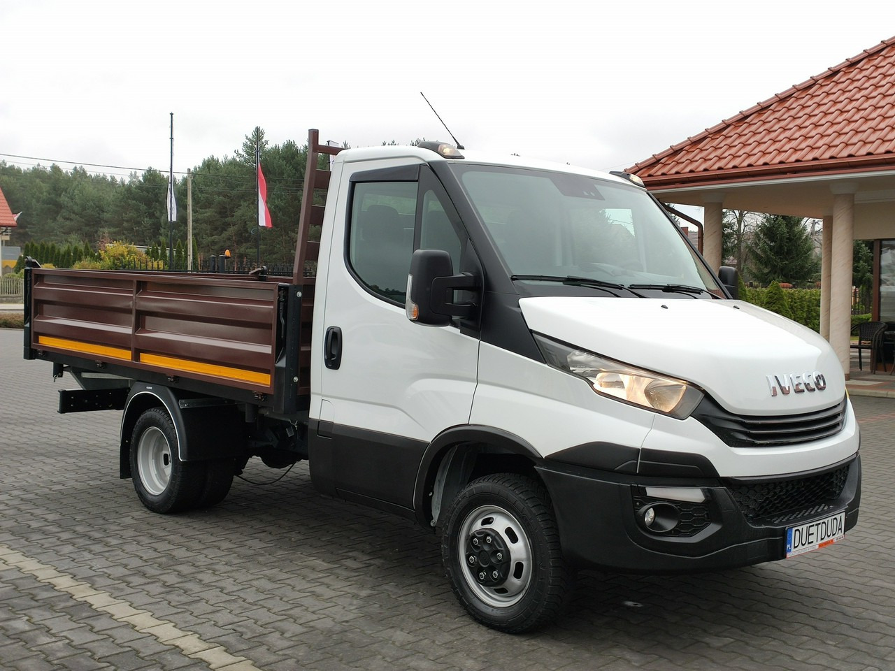 Iveco Daily 35C14 - Véhicule utilitaire benne: photos 5 Iveco Daily 35C14 - Véhicule utilitaire benne: photos 5