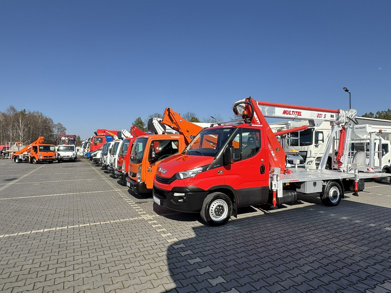 Iveco Daily 35S12 - Camion avec nacelle: photos 4 Iveco Daily 35S12 - Camion avec nacelle: photos 4