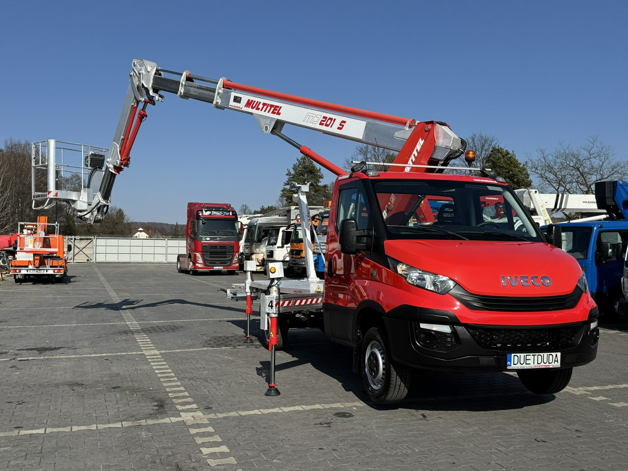 Iveco Daily 35S12 - Camion avec nacelle: photos 3 Iveco Daily 35S12 - Camion avec nacelle: photos 3