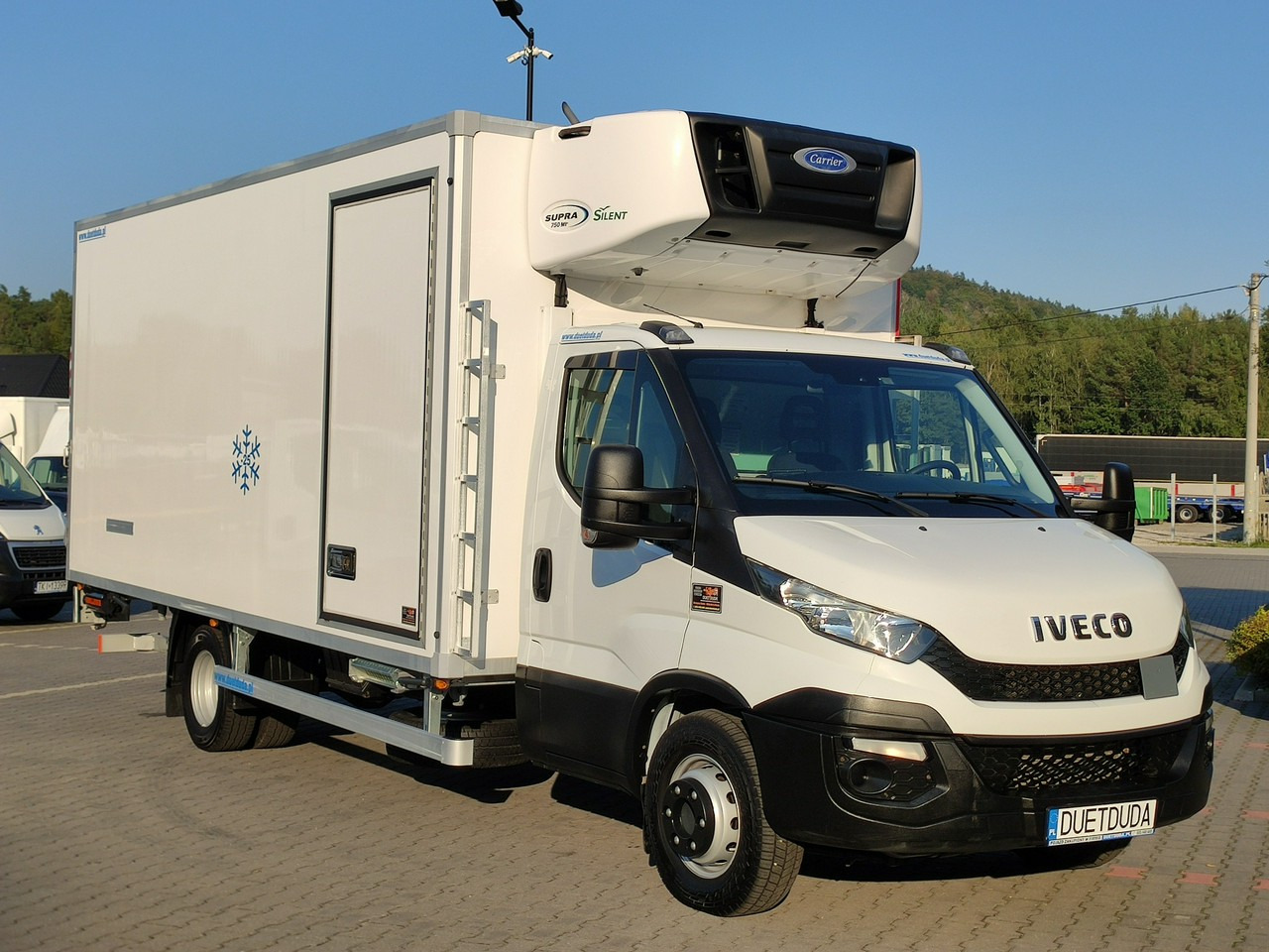 Iveco Daily 70C17 Mroźnia Ściana Grodziowa Multitemperatura - Véhicule utilitaire frigorifique: photos 2 Iveco Daily 70C17 Mroźnia Ściana Grodziowa Multitemperatura - Véhicule utilitaire frigorifique: photos 2