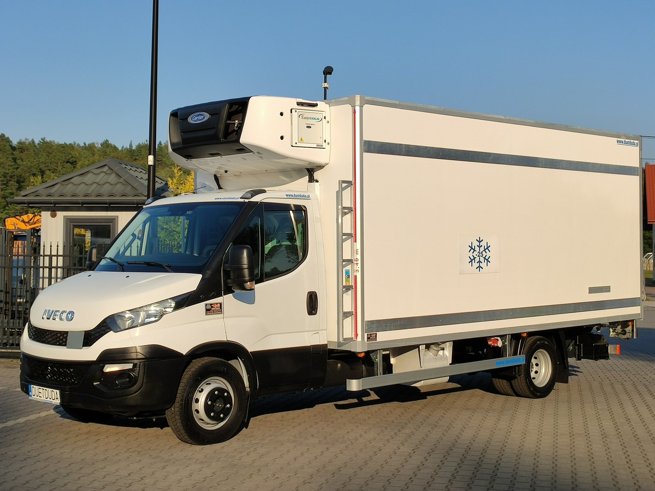 Iveco Daily 70C17 Mroźnia Ściana Grodziowa Multitemperatura - Véhicule utilitaire frigorifique: photos 4 Iveco Daily 70C17 Mroźnia Ściana Grodziowa Multitemperatura - Véhicule utilitaire frigorifique: photos 4