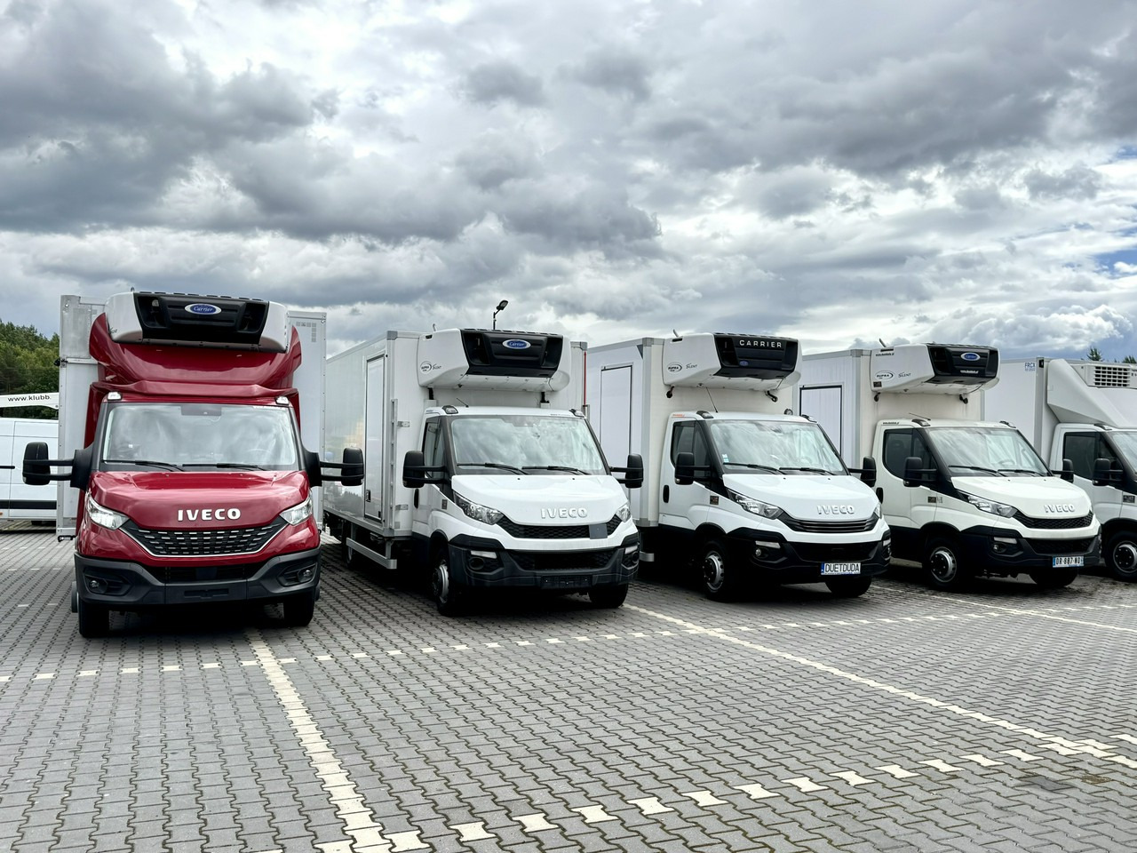 Iveco Daily 70C17 Mroźnia Ściana Grodziowa Multitemperatura - Véhicule utilitaire frigorifique: photos 1 Iveco Daily 70C17 Mroźnia Ściana Grodziowa Multitemperatura - Véhicule utilitaire frigorifique: photos 1
