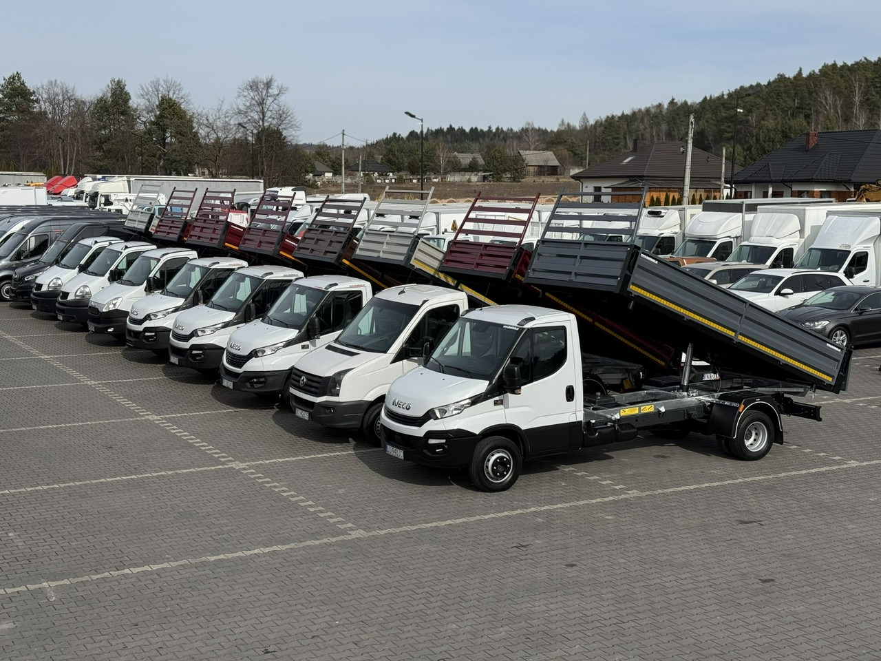 Iveco Daily 70C18 V H (72C18) Wywrotka 3-stronna Nowa Zabudowa - Camion benne: photos 1 Iveco Daily 70C18 V H (72C18) Wywrotka 3-stronna Nowa Zabudowa - Camion benne: photos 1