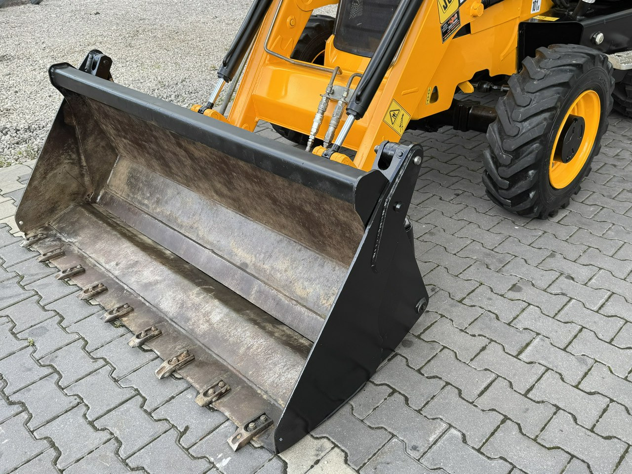 JCB MIDI CX Szybkozłącze Nowe Opony bez luzów i wycieków Super Stan - Tractopelle: photos 2 JCB MIDI CX Szybkozłącze Nowe Opony bez luzów i wycieków Super Stan - Tractopelle: photos 2