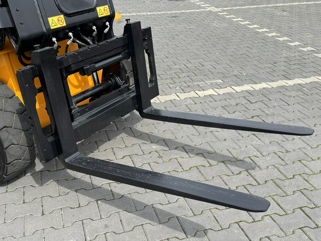 JCB TLT 35D 4x4 T4 TELESKOP / TELESKOPOWY Ładowarka Teleskopowa - Chariot télescopique: photos 4 JCB TLT 35D 4x4 T4 TELESKOP / TELESKOPOWY Ładowarka Teleskopowa - Chariot télescopique: photos 4