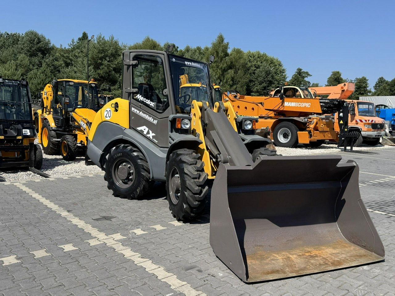 Mecalac AX 700 Szybko-Złącze Łyżka Super Stan - Chargeuse sur pneus: photos 3 Mecalac AX 700 Szybko-Złącze Łyżka Super Stan - Chargeuse sur pneus: photos 3