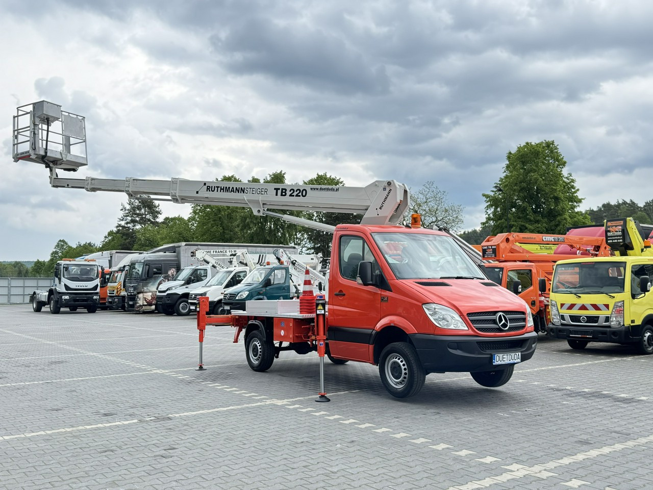 Mercedes Sprinter - Camion avec nacelle: photos 5 Mercedes Sprinter - Camion avec nacelle: photos 5