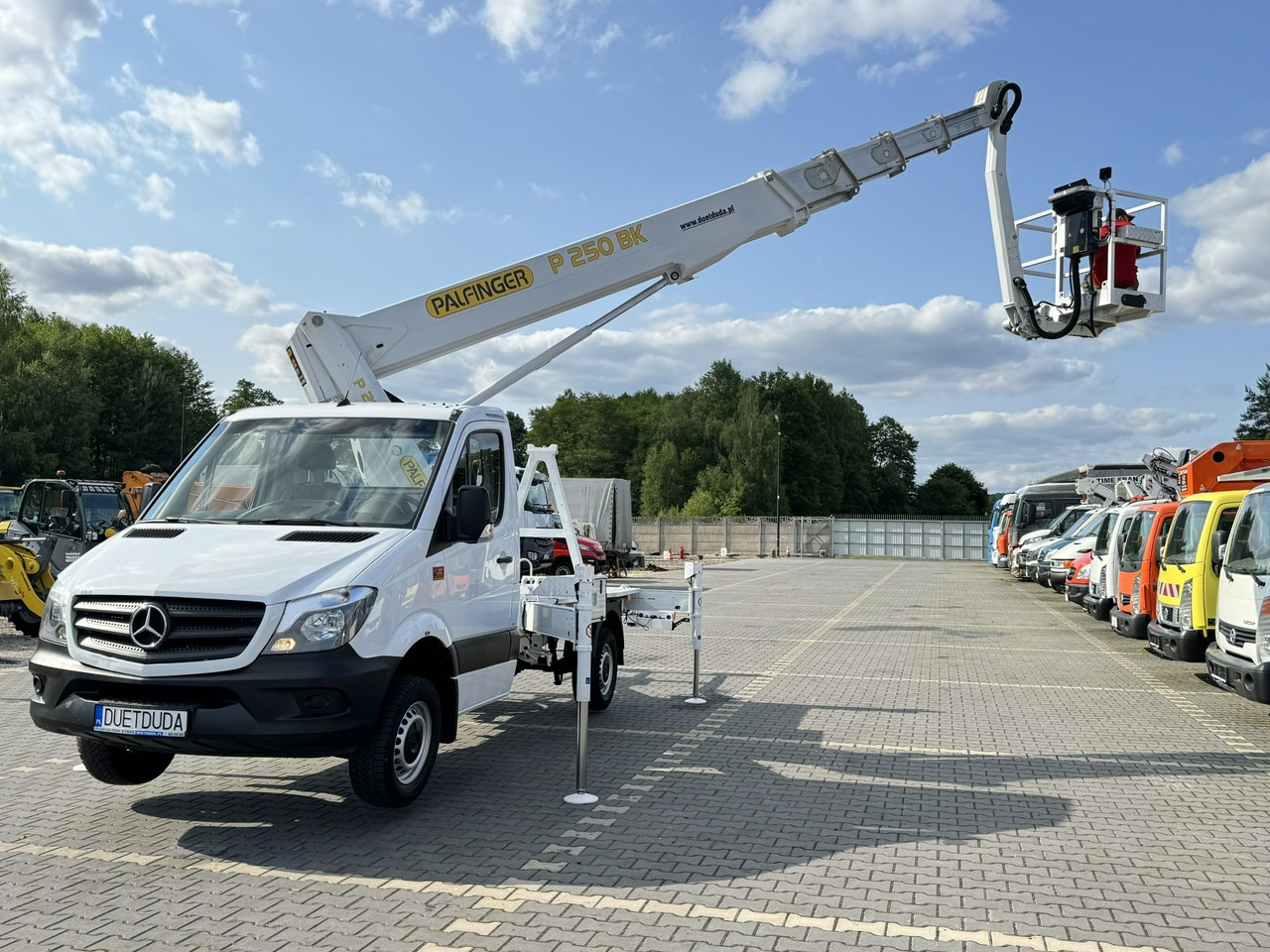 Mercedes Sprinter - Camion avec nacelle: photos 2 Mercedes Sprinter - Camion avec nacelle: photos 2