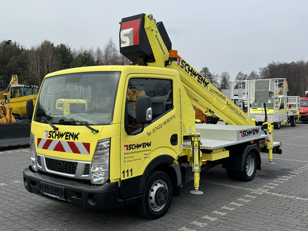 Nissan Cabstar - Camion avec nacelle: photos 2 Nissan Cabstar - Camion avec nacelle: photos 2