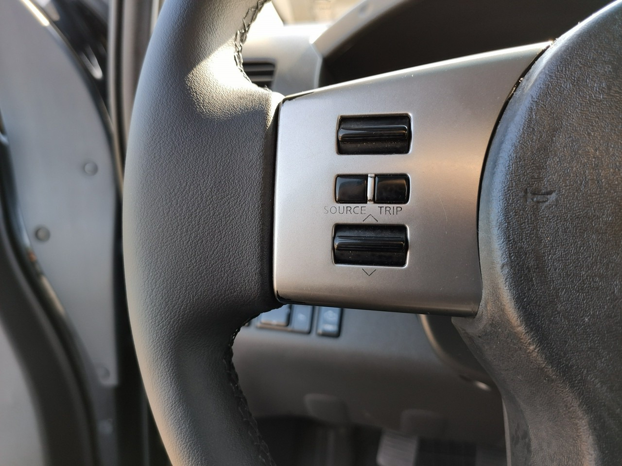 Pick-up Nissan Navara: photos 22