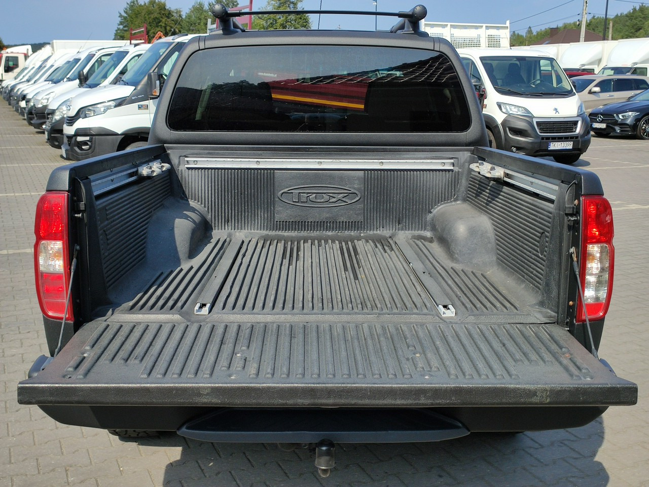 Pick-up Nissan Navara: photos 17