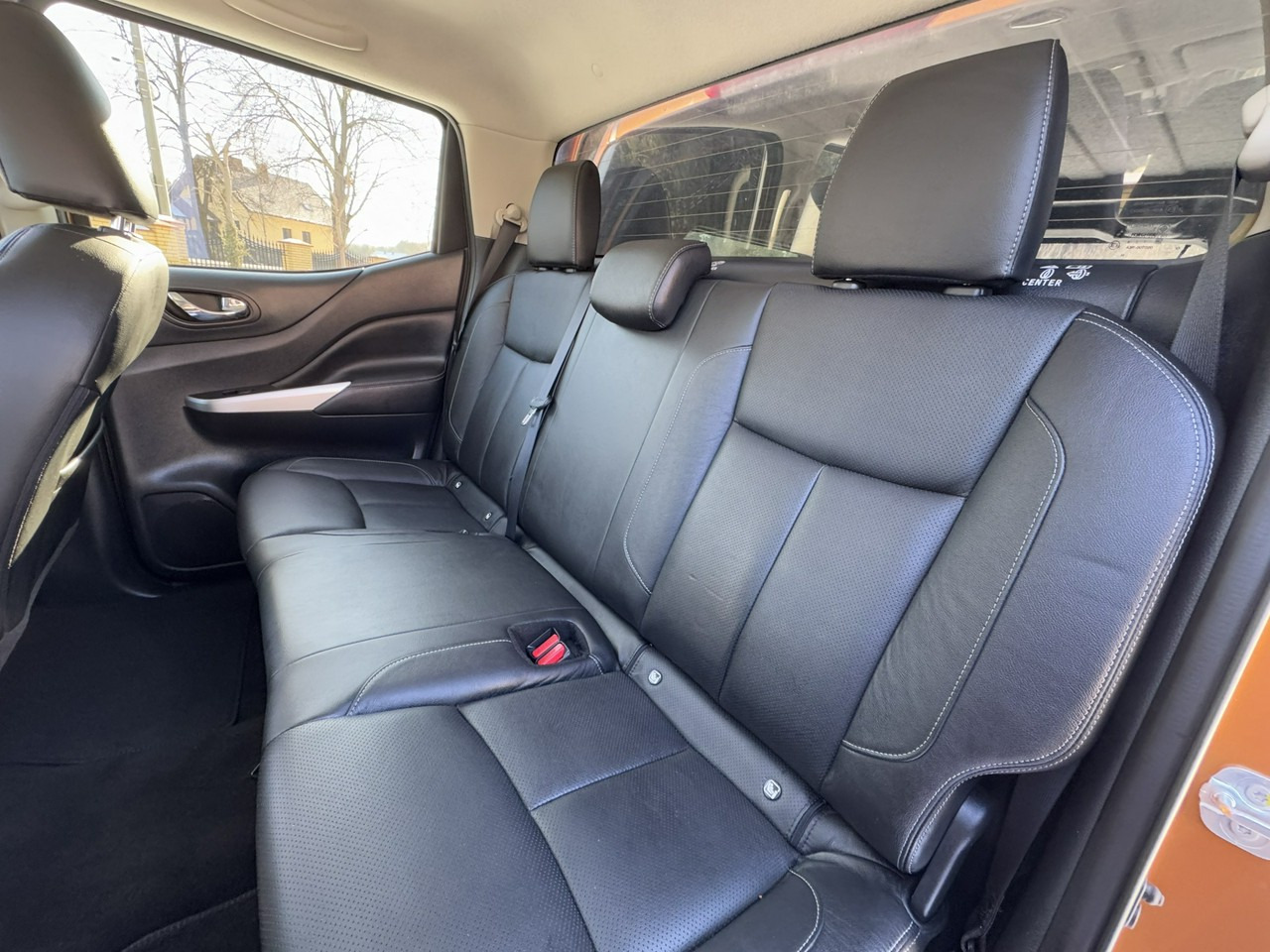 Pick-up Nissan Navara: photos 38