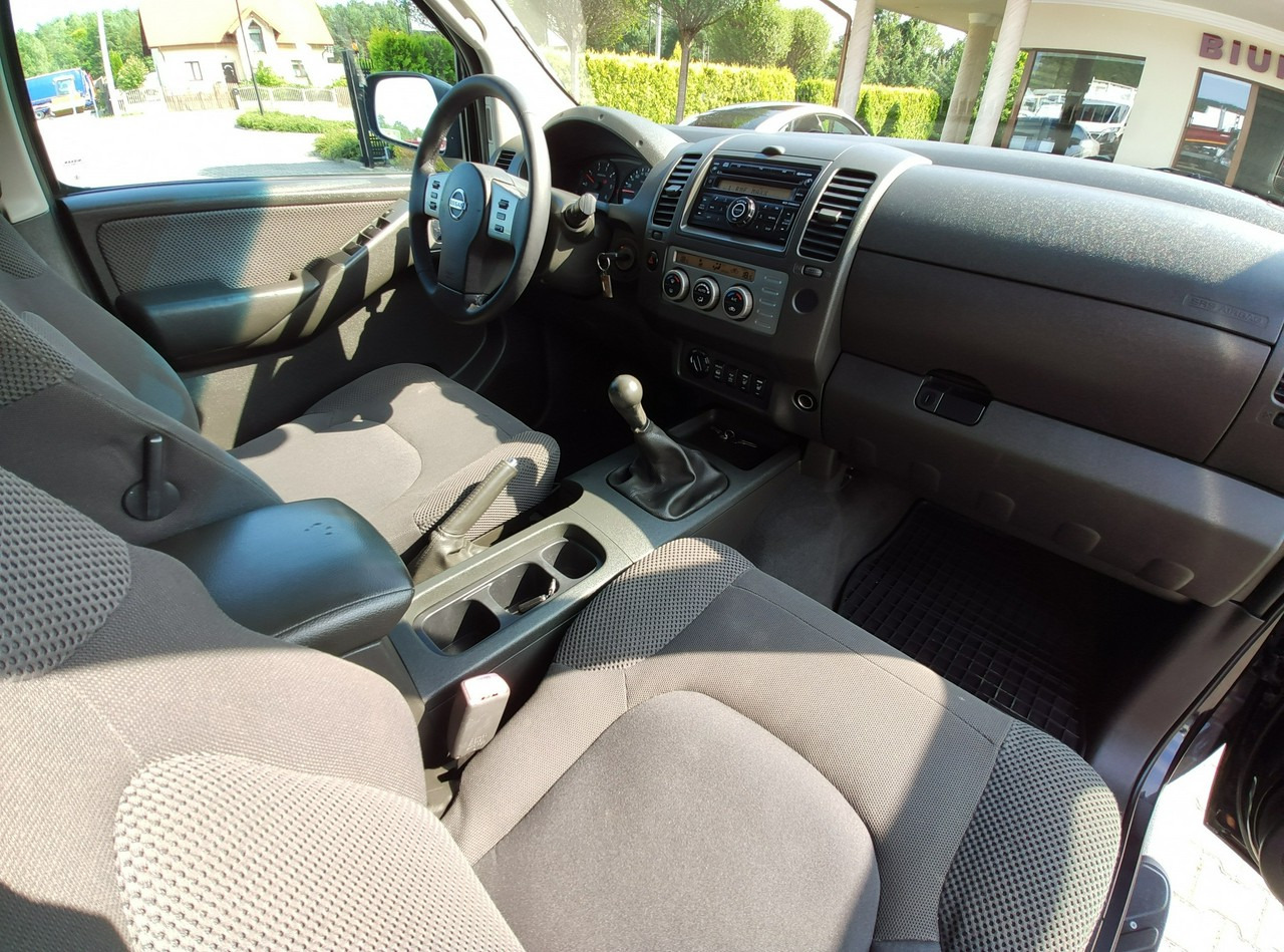 Pick-up Nissan Navara: photos 35