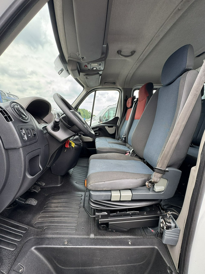 Véhicule utilitaire benne Renault Master: photos 24 Véhicule utilitaire benne Renault Master: photos 24