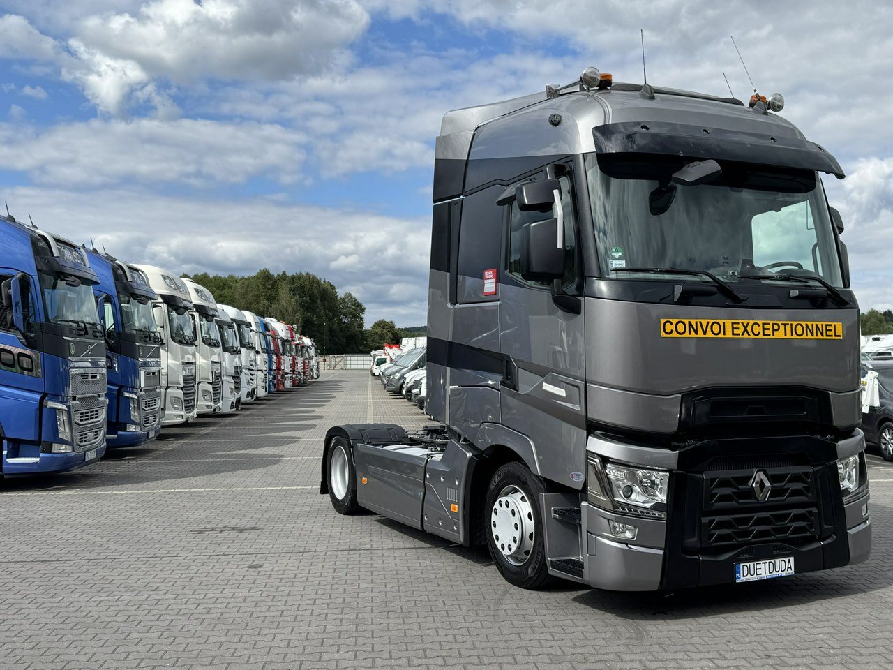 Renault Gama T 520 HIGH CAB Silnik 13litrów Euro 6 Low deck - Tracteur routier: photos 1 Renault Gama T 520 HIGH CAB Silnik 13litrów Euro 6 Low deck - Tracteur routier: photos 1