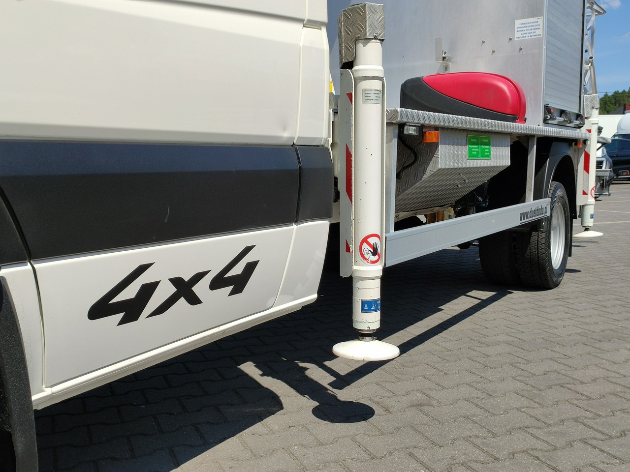 Volkswagen Crafter - Camion avec nacelle: photos 3 Volkswagen Crafter - Camion avec nacelle: photos 3