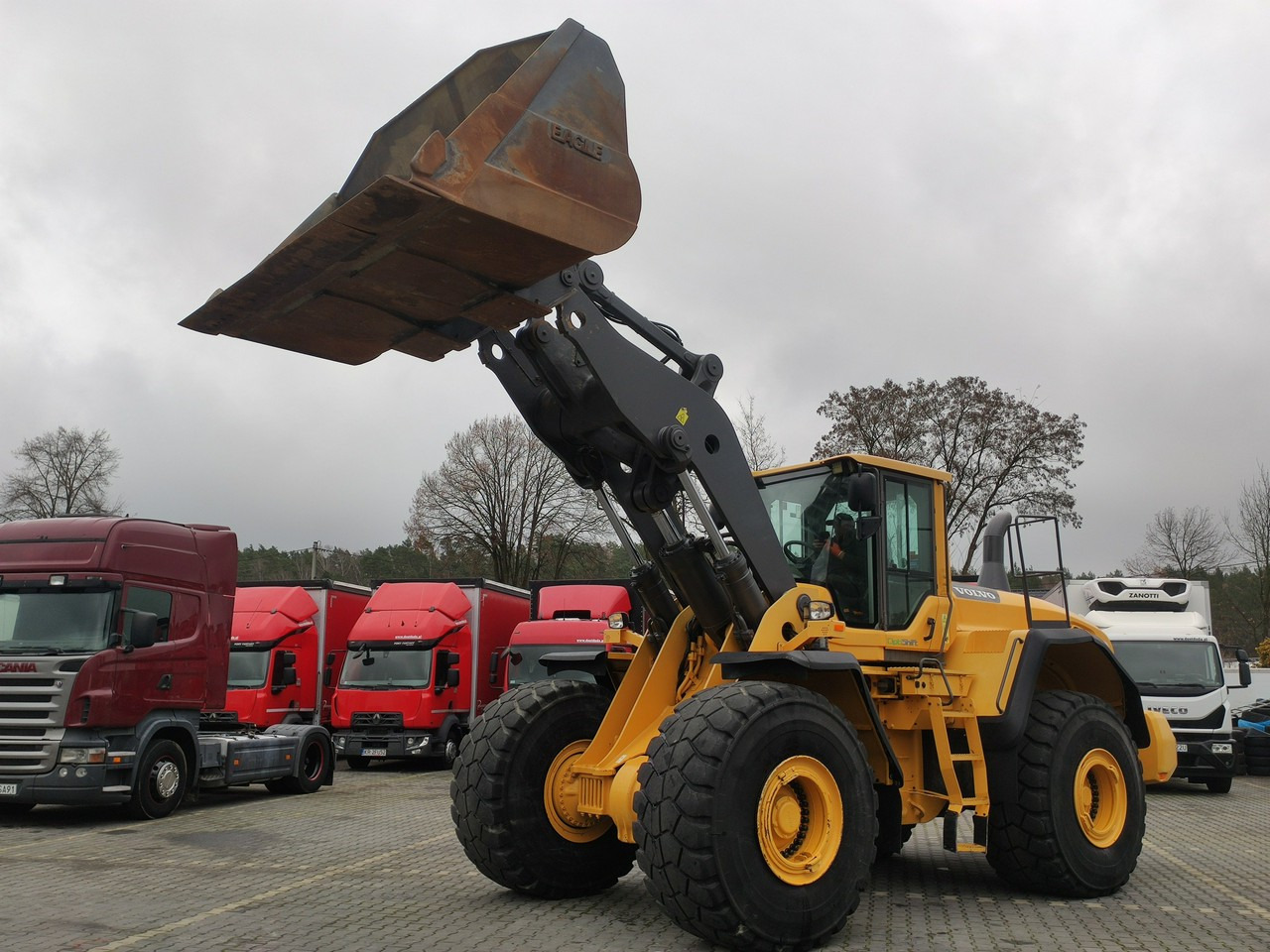 Volvo L 220G - Chargeuse sur pneus: photos 2 Volvo L 220G - Chargeuse sur pneus: photos 2