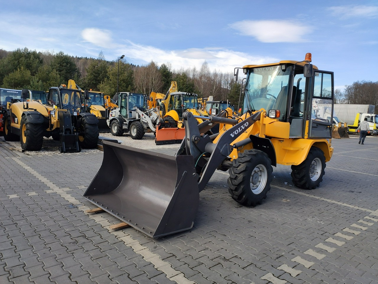 Volvo L30B Pro Unikat Stan Tylko 5380 mth - Chargeuse sur pneus: photos 1 Volvo L30B Pro Unikat Stan Tylko 5380 mth - Chargeuse sur pneus: photos 1