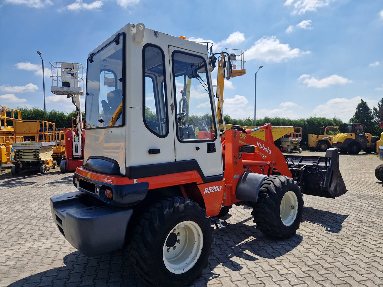 KUBOTA R520N - Chargeuse sur pneus: photos 3 KUBOTA R520N - Chargeuse sur pneus: photos 3