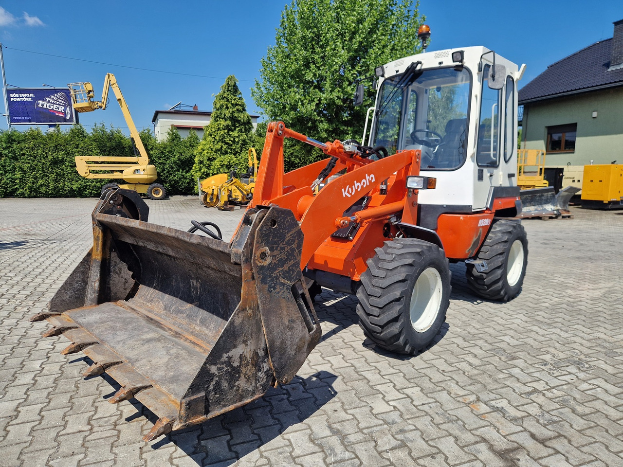 KUBOTA R520N - Chargeuse sur pneus: photos 5 KUBOTA R520N - Chargeuse sur pneus: photos 5