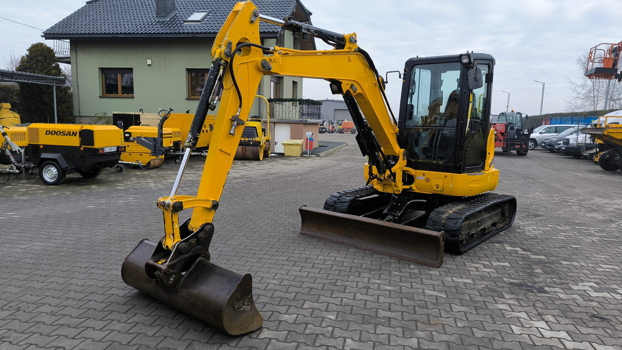 KUBOTA U 48 - 4 - Mini pelle: photos 2 KUBOTA U 48 - 4 - Mini pelle: photos 2