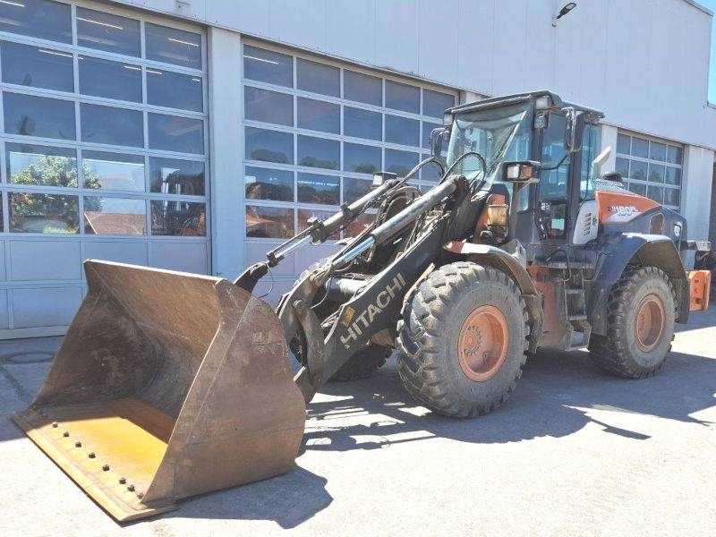 Hitachi ZW 180-6 PL High Lift - Chargeuse sur pneus: photos 2 Hitachi ZW 180-6 PL High Lift - Chargeuse sur pneus: photos 2