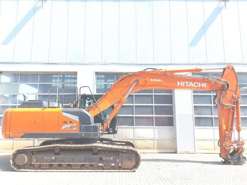 Hitachi ZX 250 LCN-7 - Pelle sur chenille: photos 5 Hitachi ZX 250 LCN-7 - Pelle sur chenille: photos 5