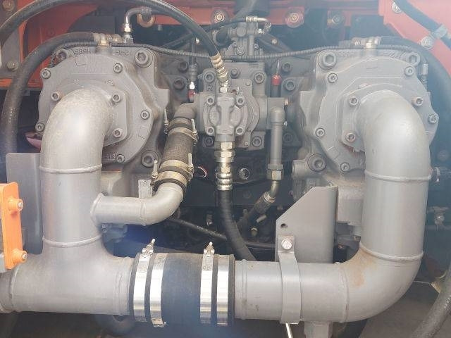 Pelle sur chenille Hitachi ZX 890 LCH-6: photos 9